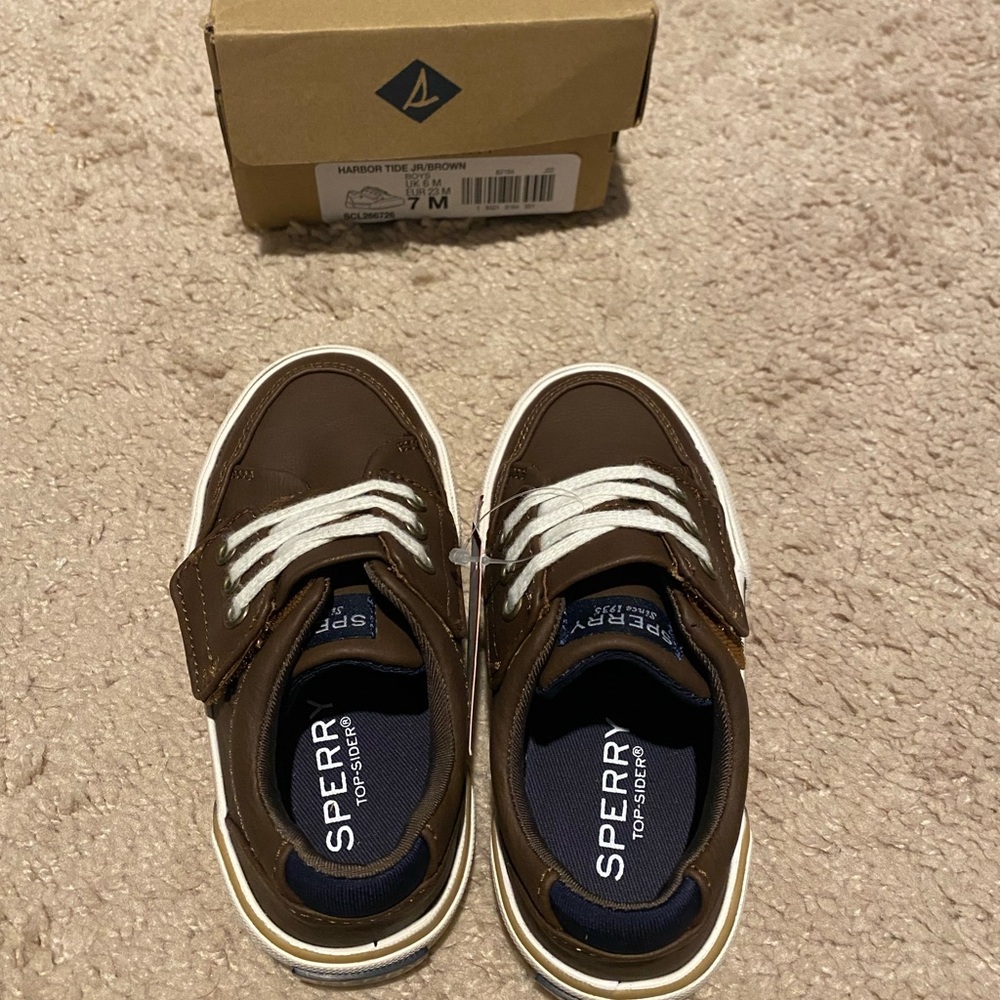 NWT Sperry Toddler Boy Size 7